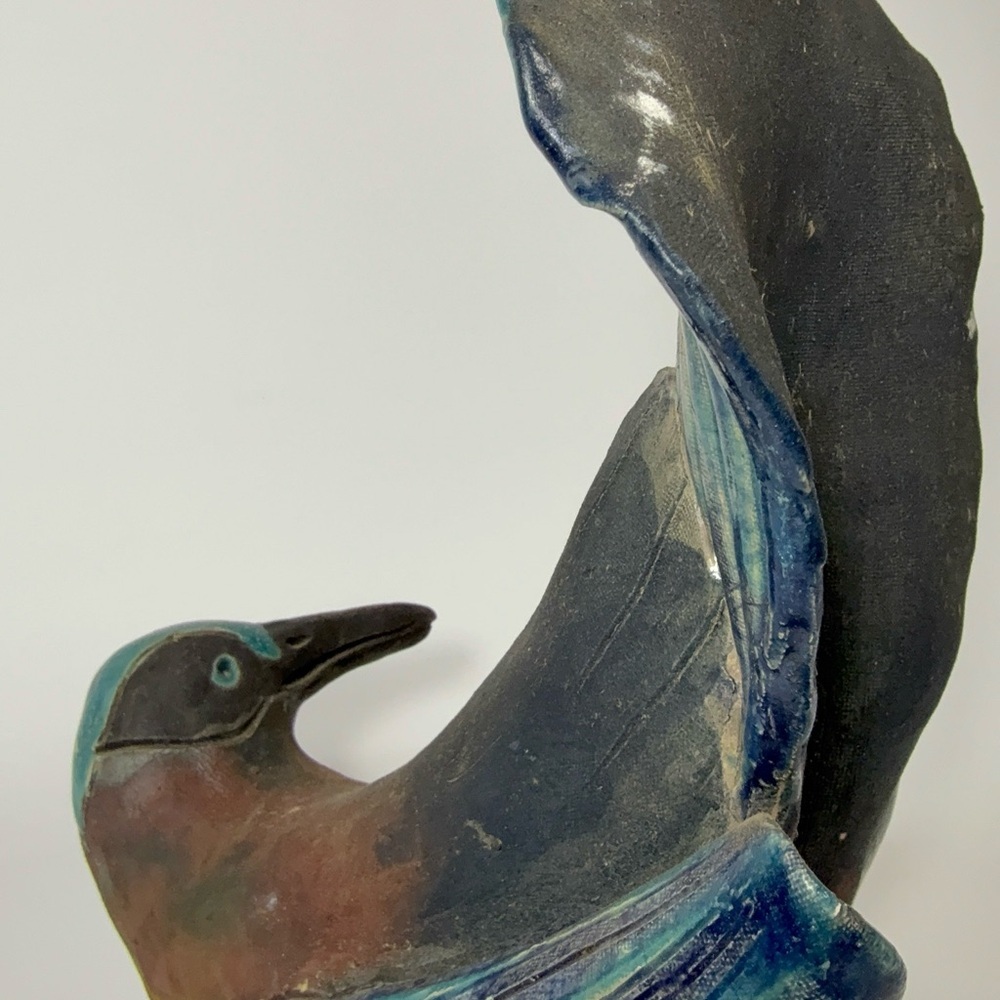 Raku Raven indigenous Canadian made Handcrafted Sculpture signed - Picture 3 of 16